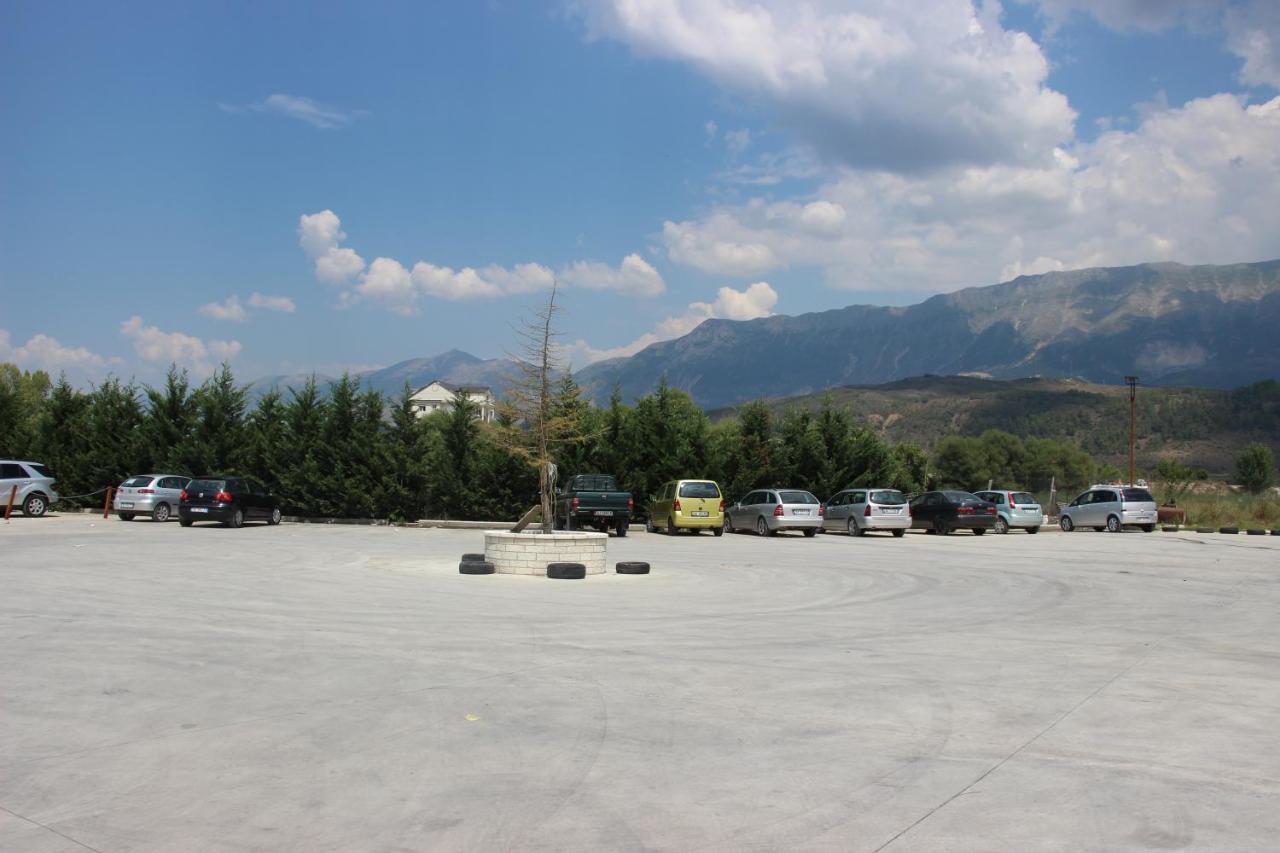 Dai Apartments Gjirokastër Esterno foto